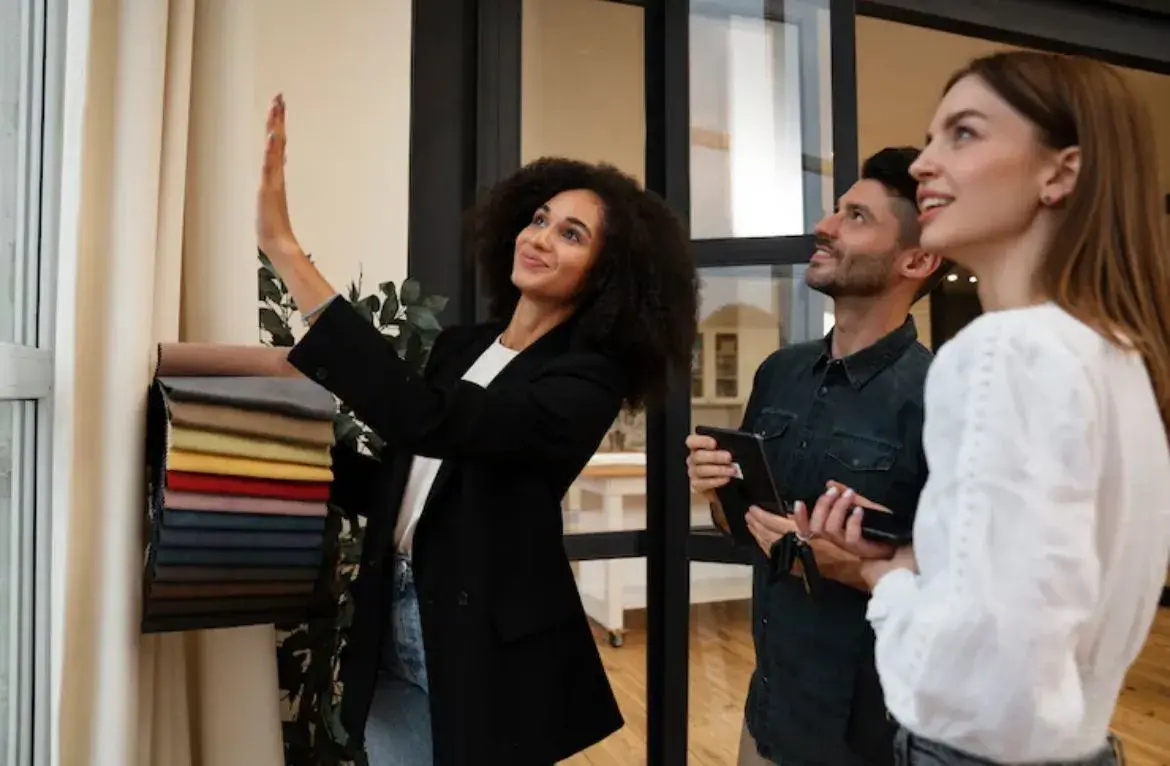 Differences Between Attire for Online and In-Person Meetings